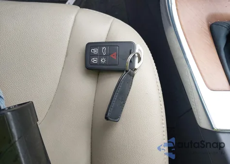 2017 Volvo Xc60 T5 Inscription из США, поврежденный, VIN YV440MDU2H2101320